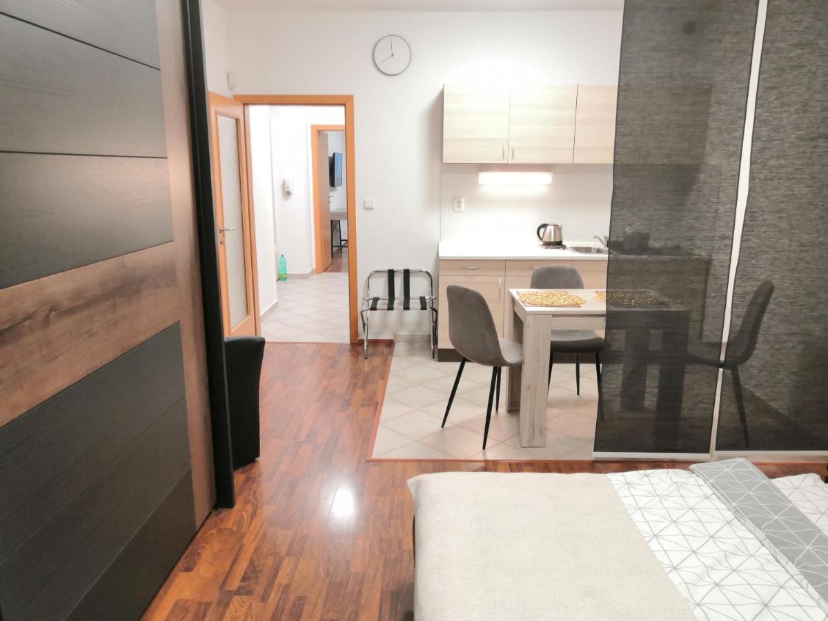 Apartman Praha Apartment ภายนอก รูปภาพ