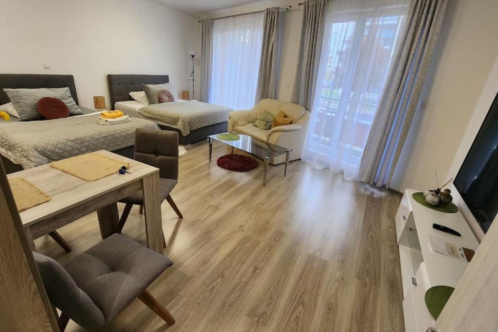 Apartman Praha Apartment ภายนอก รูปภาพ